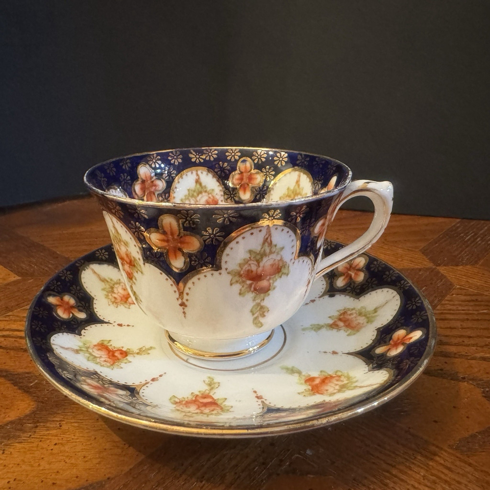 Set Of 8 Vtg Royal Albert Crown China Imari Style 4692 Cobalt Blue Cup & Saucer - Picture 3 of 12